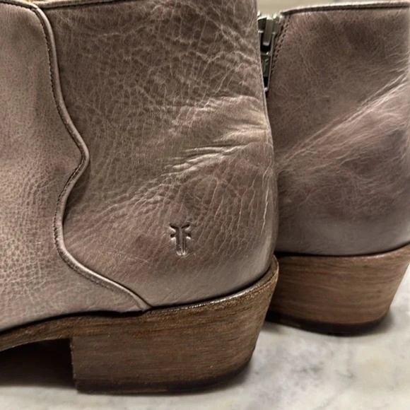FRYE Carson Piping Bootie Graphite size 11 Excellent condition - Picture 2 of 8